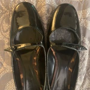 Black patent leather Mary Jane flats